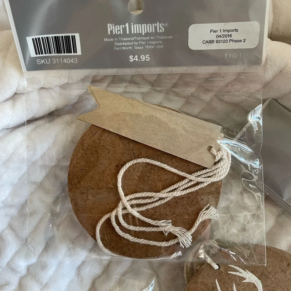 2 SETS PIER 1 IMPORTS DEER/BUCK DESIGN ROUND GIFT TAGS NWT